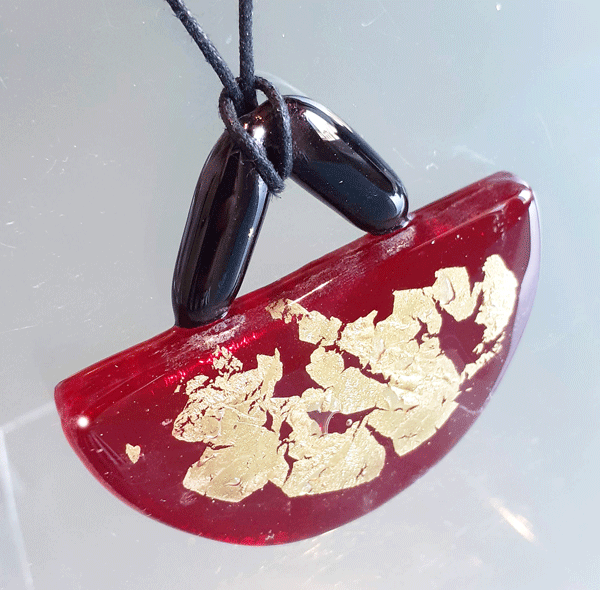 Gioiello in vetro di Murano rosso e oro